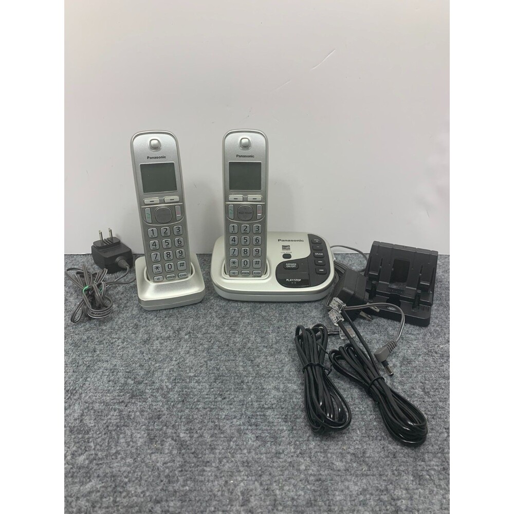Panasonic KX-TGD220 2-handset Cordless Phone System Tested Working complete